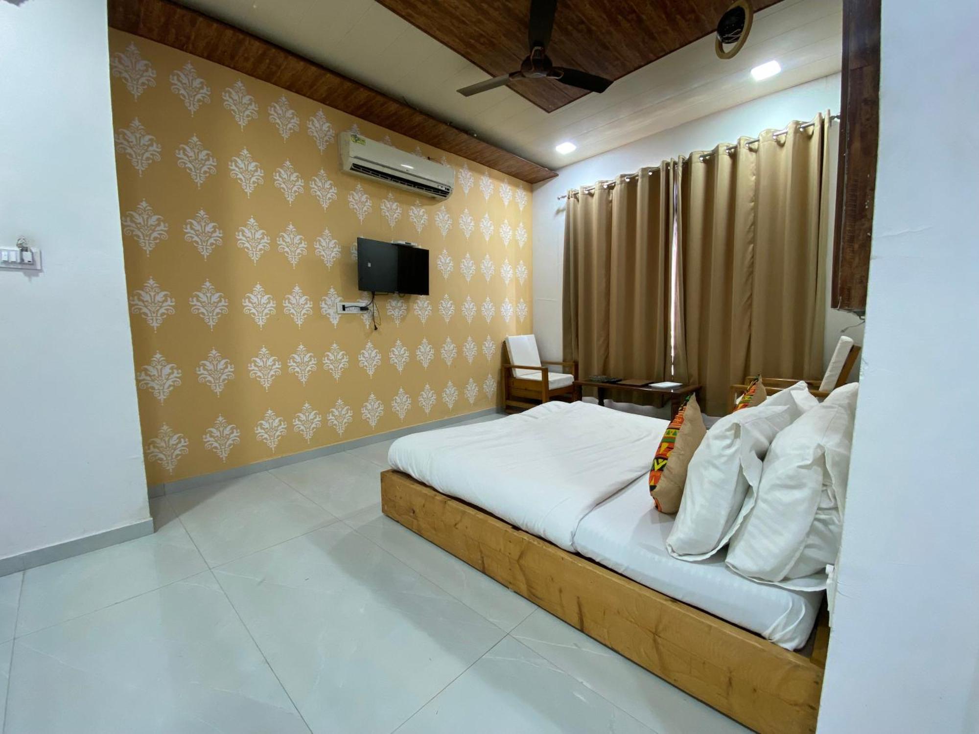 Rudraksha Inn Mount Abu Exterior photo