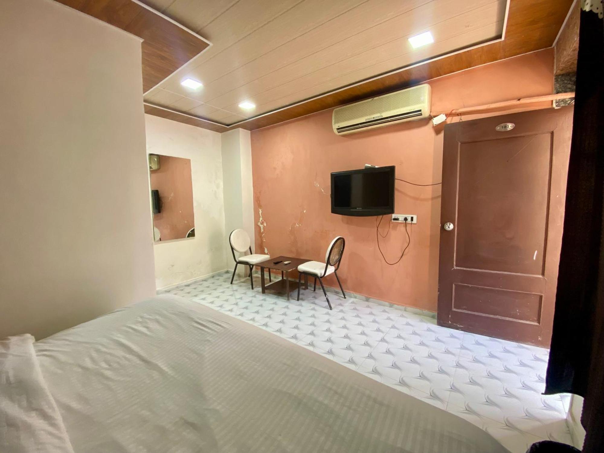 Rudraksha Inn Mount Abu Exterior photo